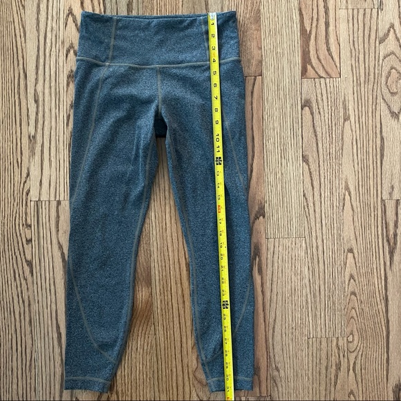 EUC Athleta Salutation 7/8 tights - Picture 6 of 11